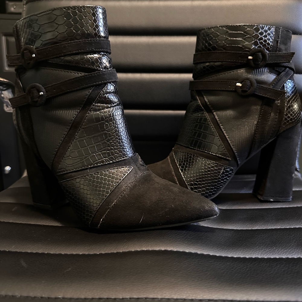 Elegant Black Snakeskin Ankle Boots